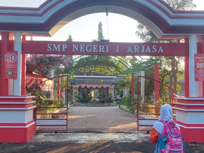 Tentang Sekolah